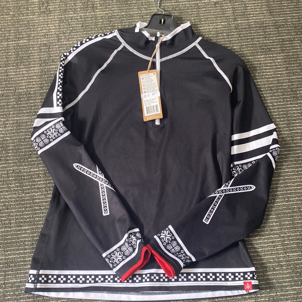 NWT Folklore Baselayer  1/4 Zip top by Krimson klover